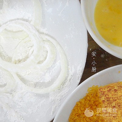 炸洋葱圈的做法