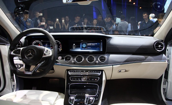 奔驰e级长轴距版下线,秒杀所有同级,才是国产车的骄傲!