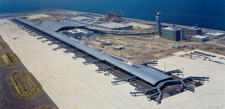 日本关西国际机场：完全由填海造陆而建设的飞机场