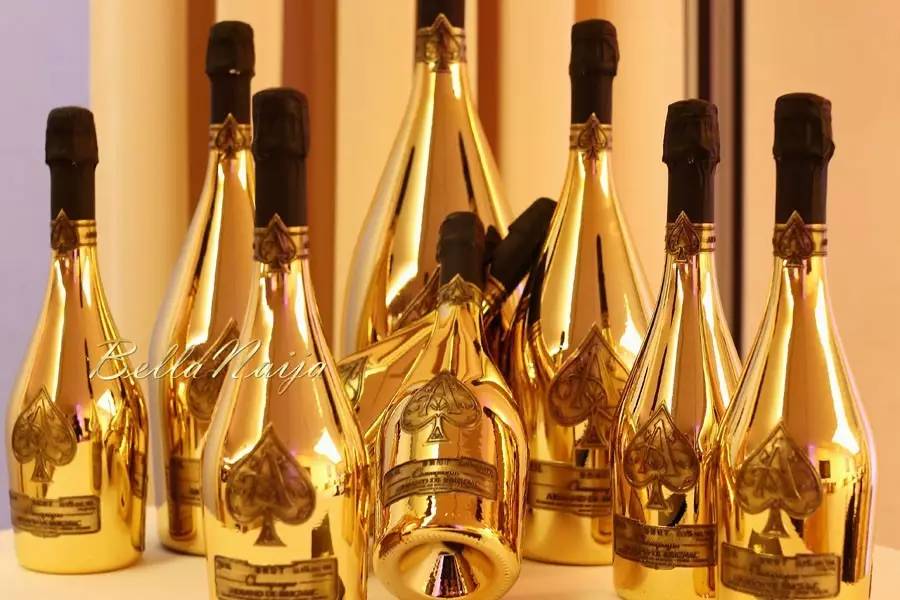 一瓶黑桃 A 香槟凭啥卖到 190 万元？