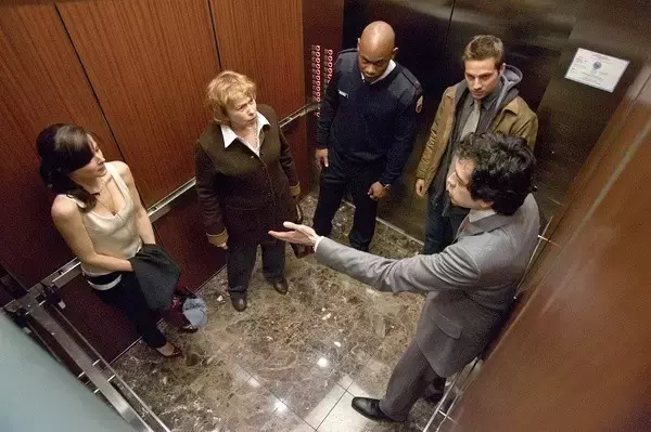 电梯里的恶魔这电影好看吗
