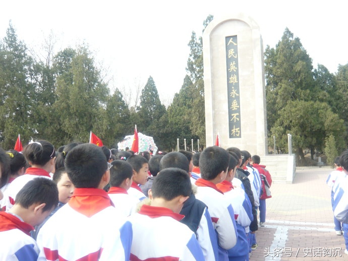 按照传统习俗，一年要祭拜几次先人？为什么除夕最为隆重