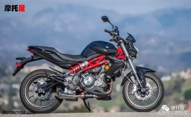 黄龙300老外评测，马力高于CB300F