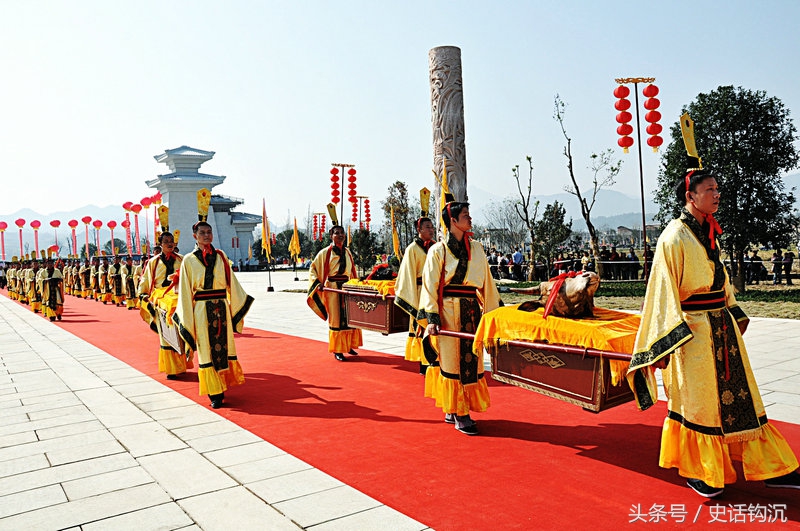 按照传统习俗，一年要祭拜几次先人？为什么除夕最为隆重