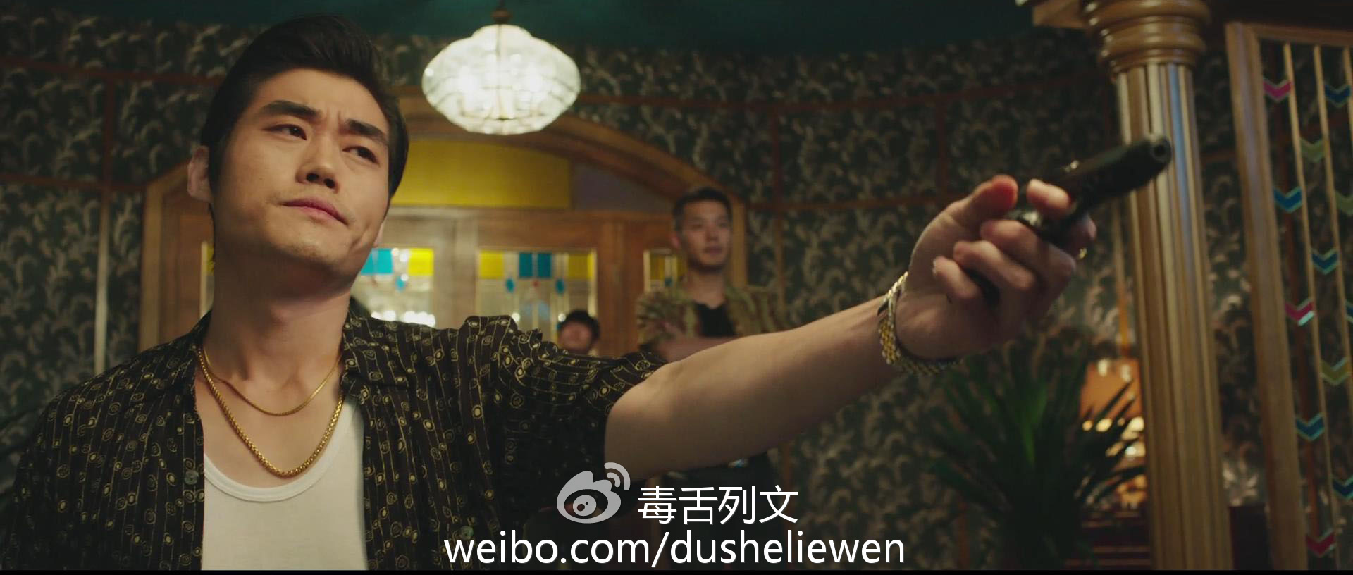 《乘风破浪》分析影评第二篇:角色空洞,情感糊弄,有辱智商!