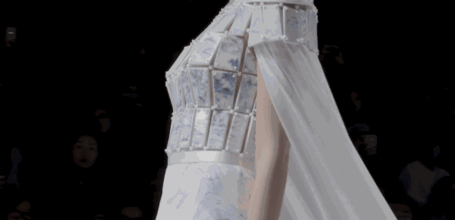 她是范冰冰关晓彤春晚设计师，美仙中国风！艳压LV、Dior等