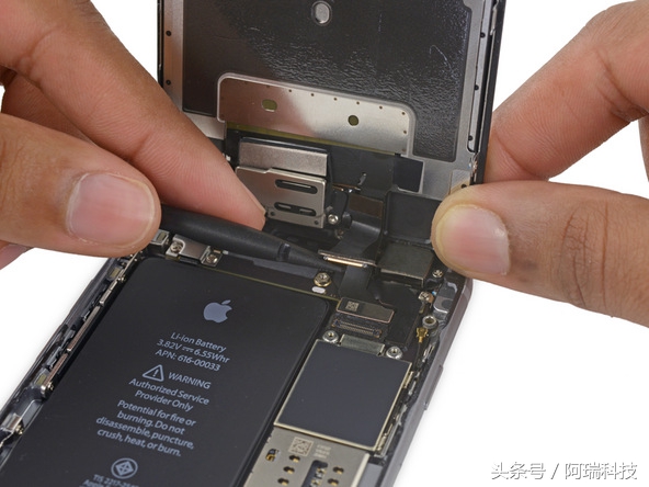 iphone 6s换电池详细拆机图解