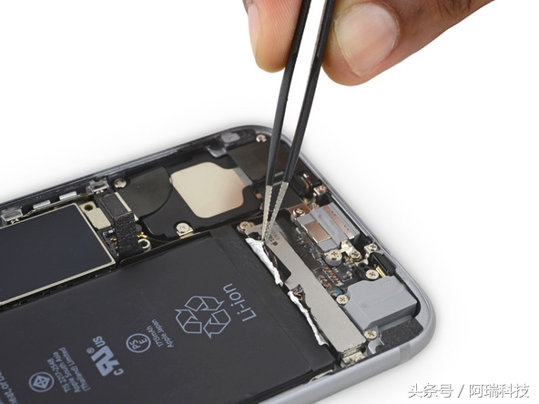 iphone 6s换电池详细拆机图解