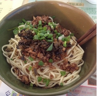 冲动是魔鬼：只因1元差价就将人砍死的小伙子一定万分后悔