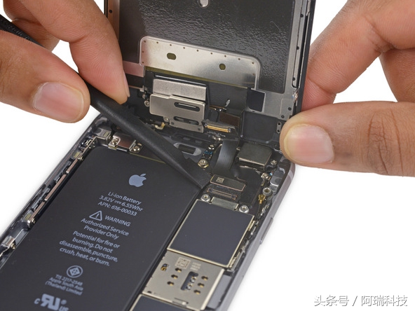 iphone 6s换电池详细拆机图解