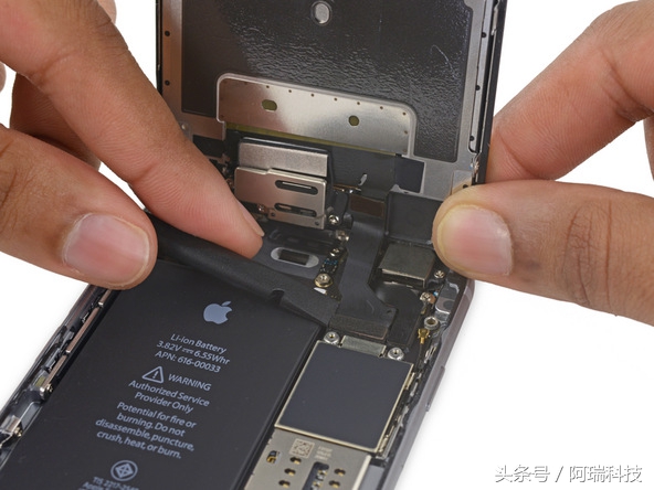 iphone 6s换电池详细拆机图解