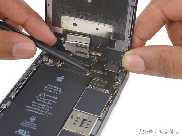 iphone 6s换电池详细拆机图解