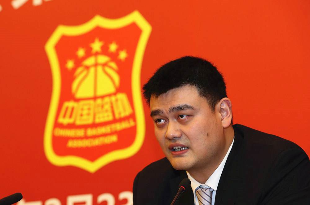 nba为什么奏国歌(篮协主席姚明的首道命令来了：无论你来自哪儿，赛前必行礼唱国歌)