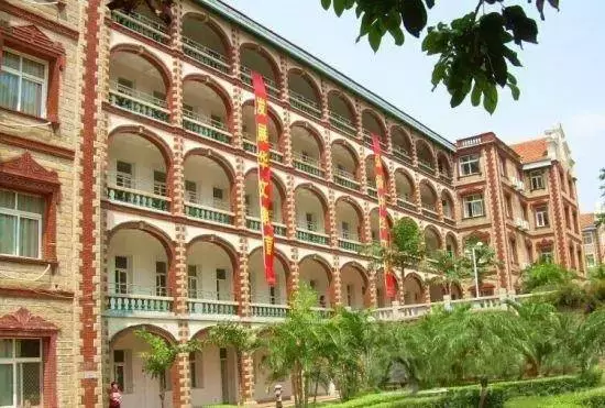 每一个关于青春的场景都有一个厦门