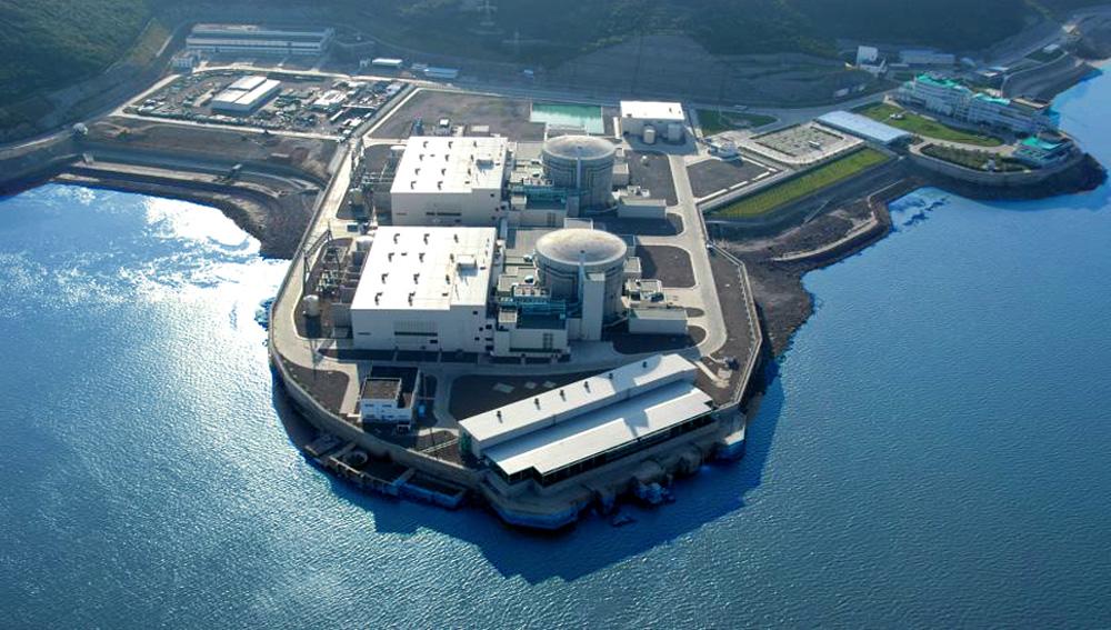 核电桃花江核电项目厂址位于桃江县中部偏北沾溪镇和三堂街镇交界处的