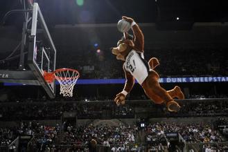 现在nba为什么没有吉祥物了(细说nba吉祥物的历史，一球队没有吉祥物照样冠军拿到手软)