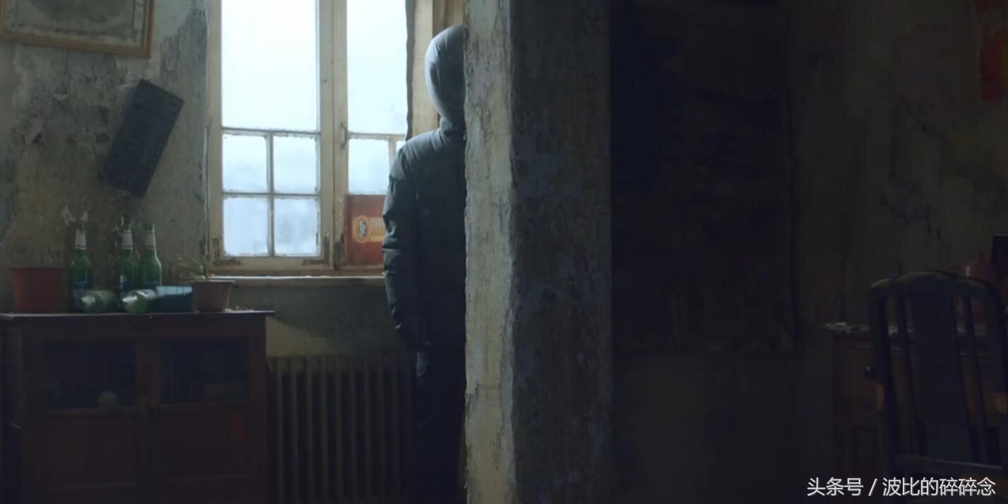 图解电影|《捉迷藏》,头盔,雨伞,烂尾楼,谁是凶手?