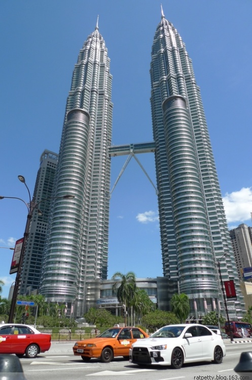 吉隆坡双子塔（每座城市都有地标建筑，吉隆坡双子塔的地标含义最让人叹服）