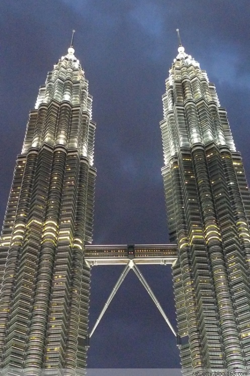 吉隆坡双子塔(每座城市都有地标建筑,吉隆坡双子塔的地标含义最让人