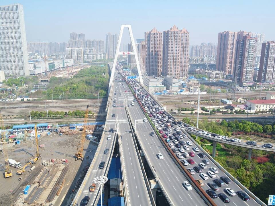 今天,武汉全城告急!火车站、地铁、马路都被堵爆了……
