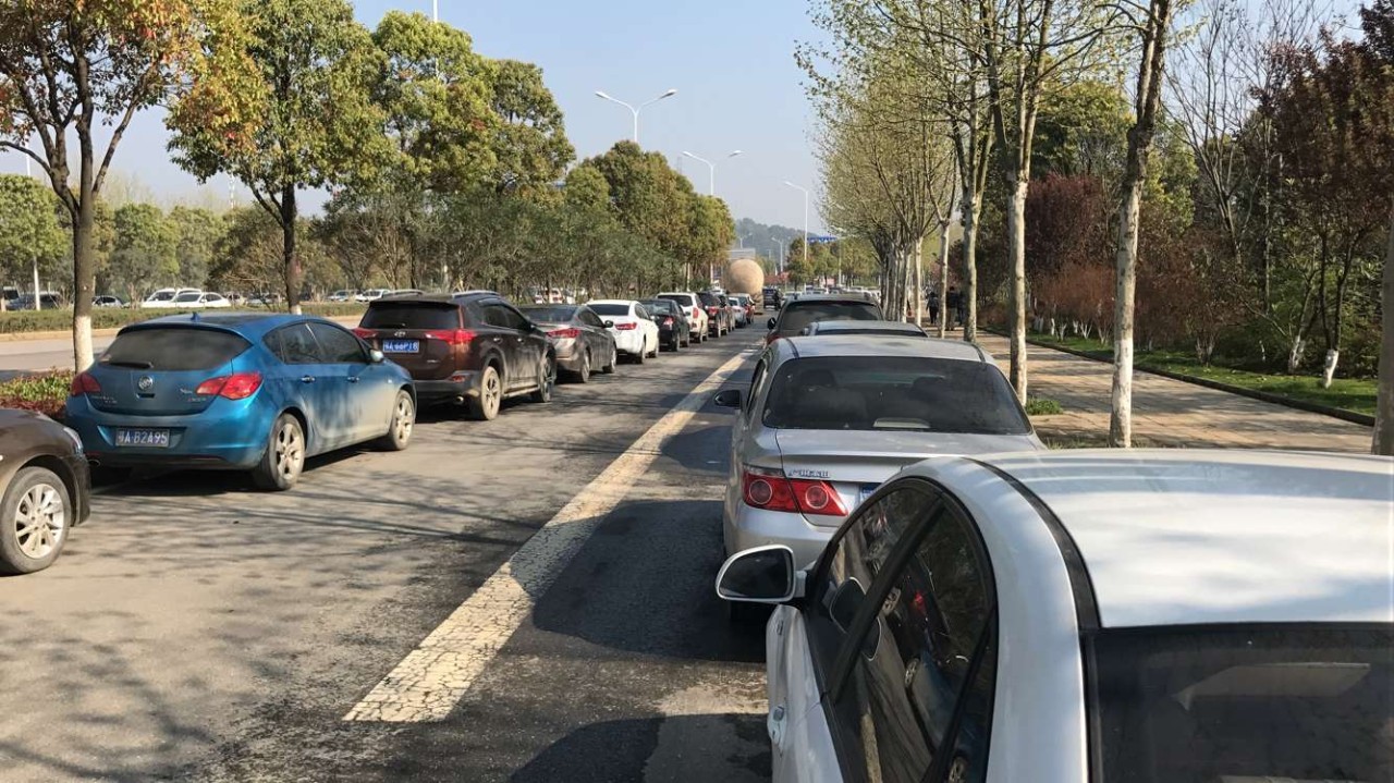 今天,武汉全城告急!火车站、地铁、马路都被堵爆了……