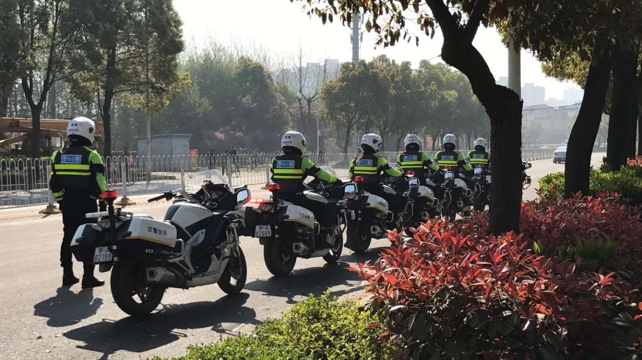 今天,武汉全城告急!火车站、地铁、马路都被堵爆了……