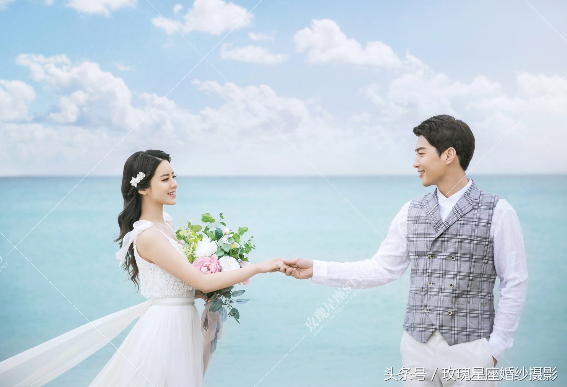 在海边拍婚纱照选择什么婚纱更加唯美浪漫