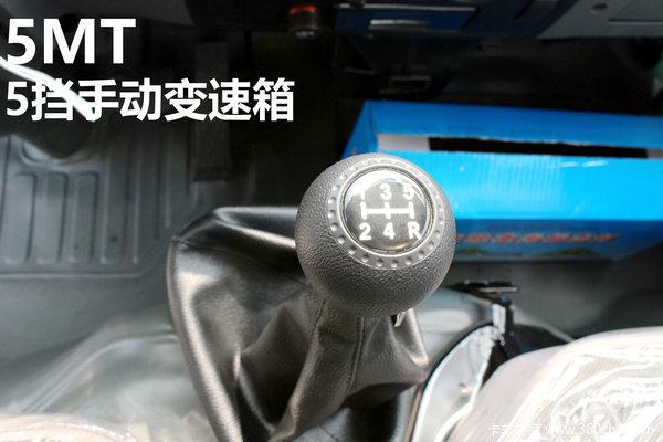 扛着“炸弹”满街跑 实拍跃进小福星危险品运输车