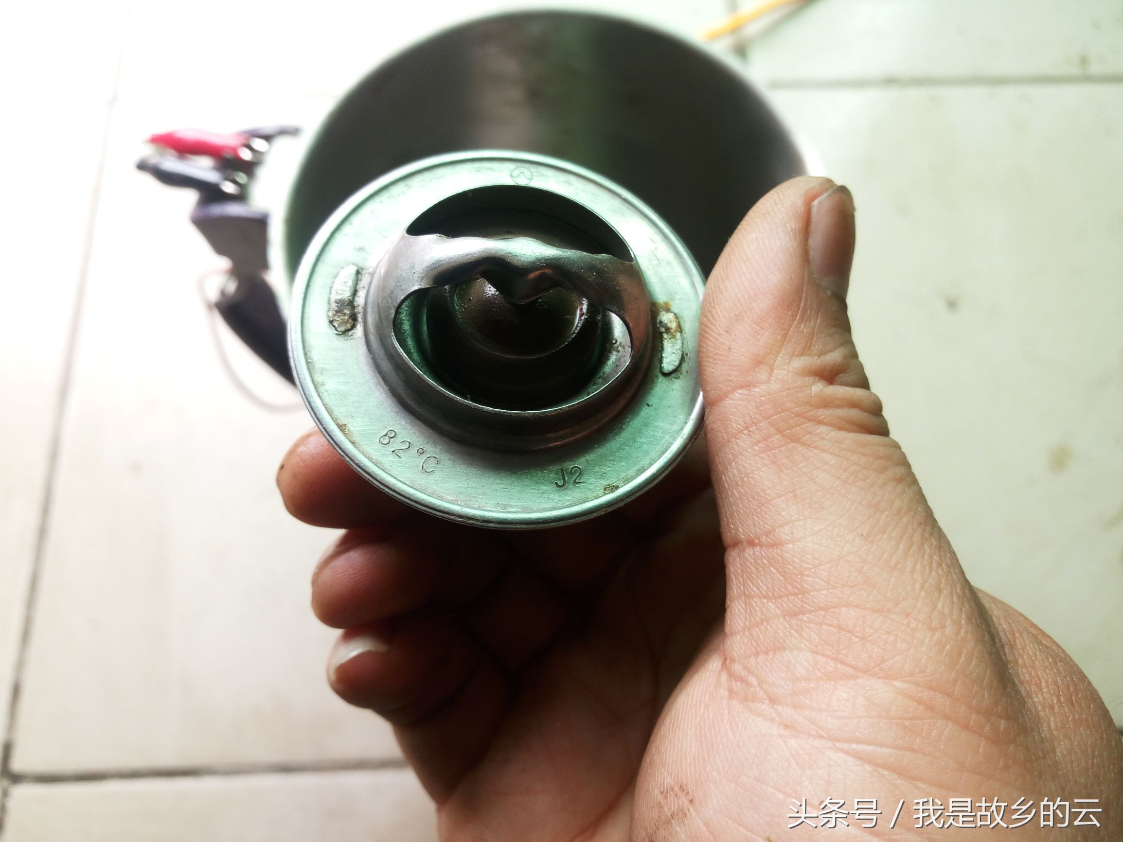 实拍节温器开闭，它坏了可以让发动机体验冰火两重天