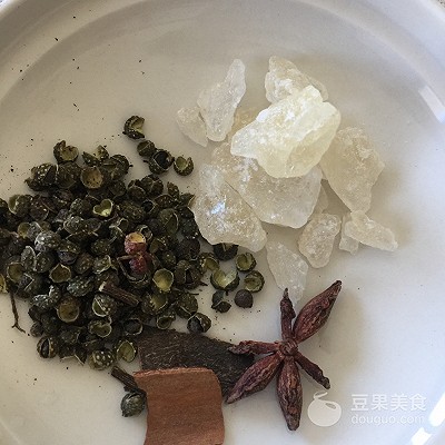 栗子雞的做法,栗子雞的做法大全家常視頻