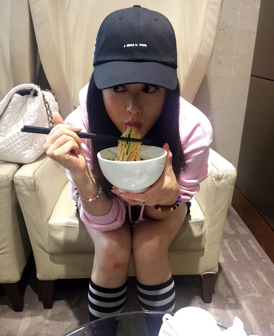 蒋欣被黑已经习惯，她说也想长得像范冰冰那么美