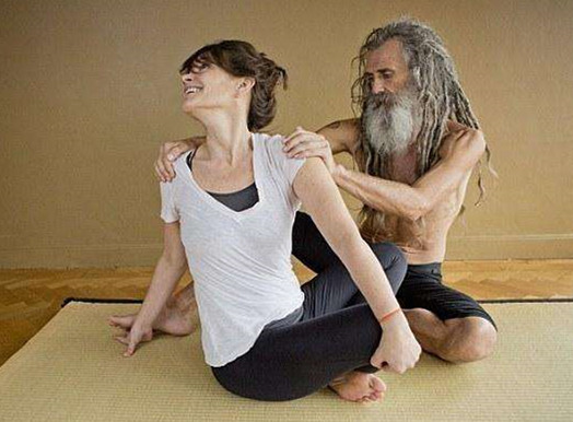 一个月50节课，瑜伽教练月入10W？