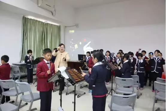 广外附设肇庆外校这所广外外校姊妹校，要忽略“肇庆”二字来看