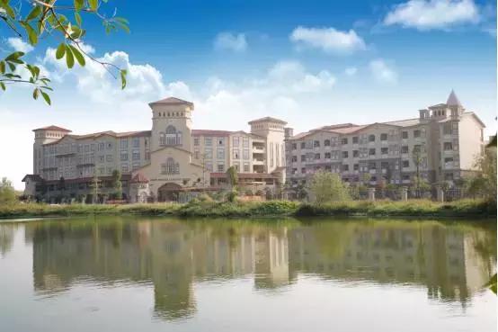 广外附设肇庆外校这所广外外校姊妹校，要忽略“肇庆”二字来看