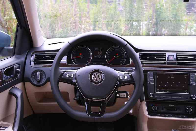 更显年轻精致 实拍上汽大众新款桑塔纳