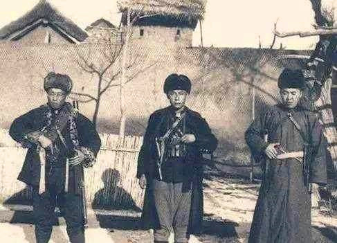民国三大悍匪，个个凶残无比，扫杀掳掠、无恶不作，最后无一善终
