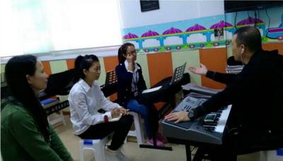 小伙伴们赶紧学乐器，考级证书越来越有用了