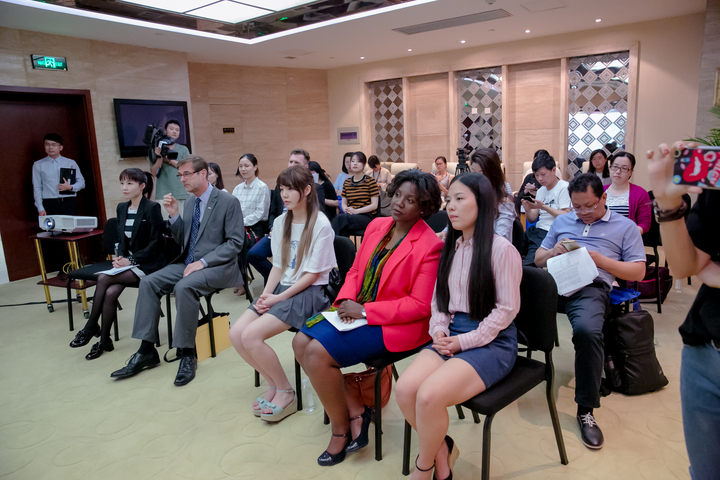 这所中美合作办学的大学今年的毕业生 近半留学深造