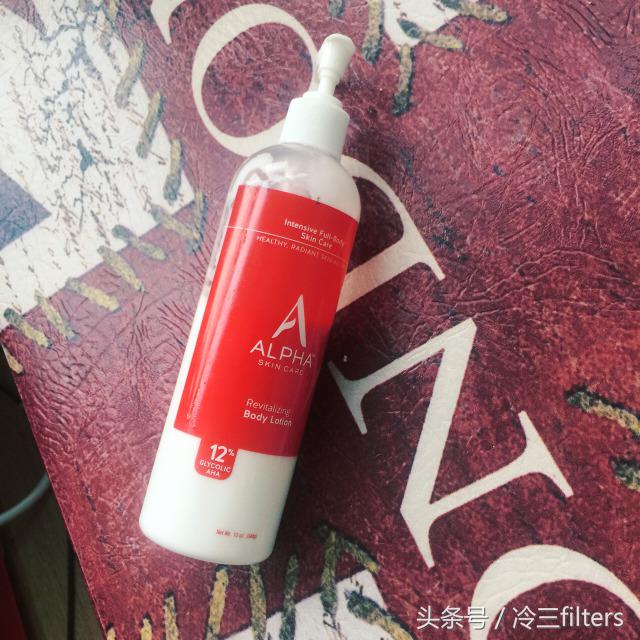 消灭背后胸前痘痘全攻略 一个月让你完美穿起露背装