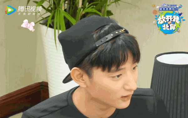 从少年宝玉到萌娃大哥哥，抱得了哈琳带得了噗噗，于小彤暖男力Max