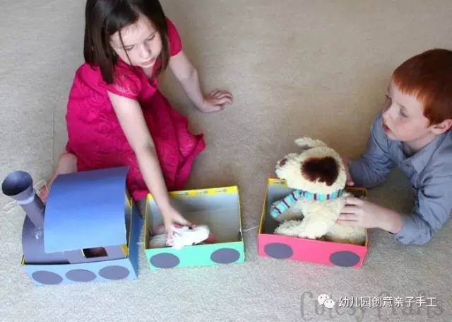 幼儿园废物利用手工：纸皮箱与盒子，变身小汽车等逗笑小孩