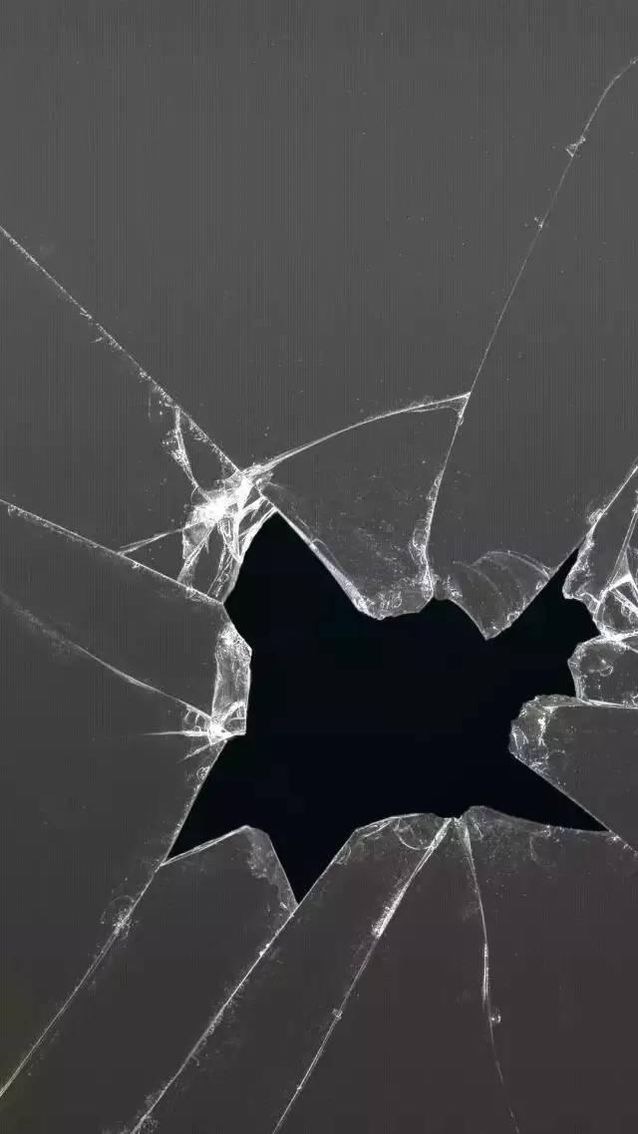 碎屏手机壁纸,让你的手机屏幕瞬间碎裂开来