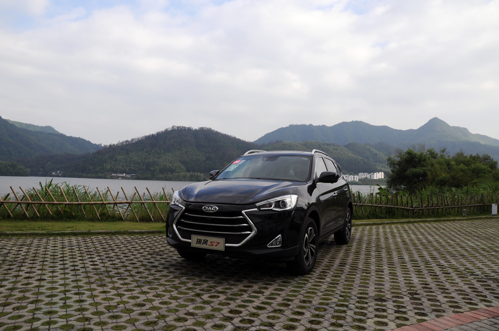 又一款七座紧凑suv来了 我们来看看江淮瑞风s7的表现