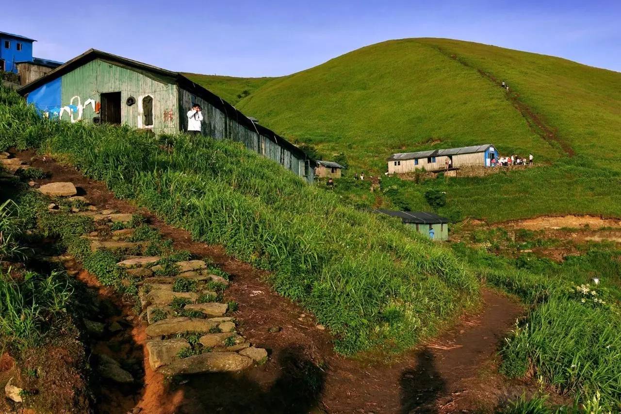 自驾江西10条顶级线路，南昌出发在赣鄱大地的青山绿水间驰骋！