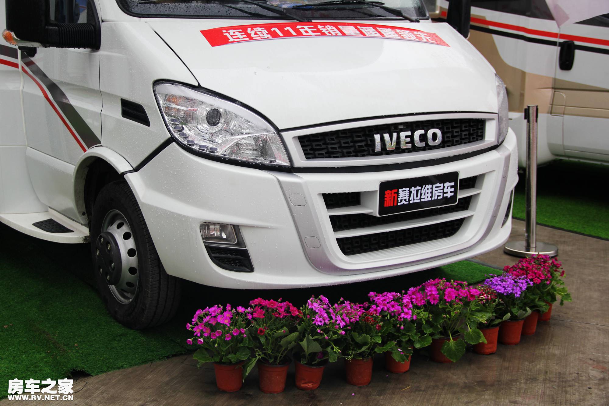 览众新赛拉维房车 价格：52.8万