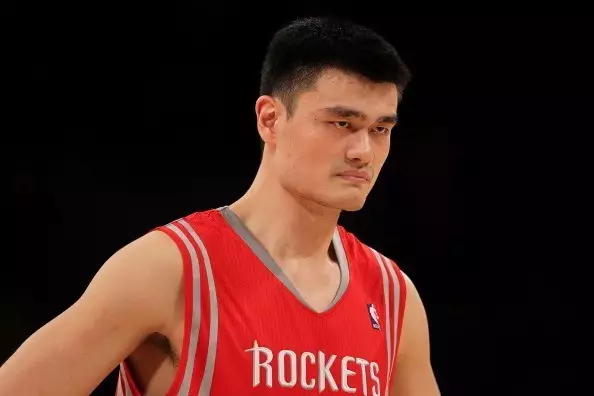 为什么nba在全球受欢迎(处于四大联盟劣势的NBA在海外为什么大受欢迎？)