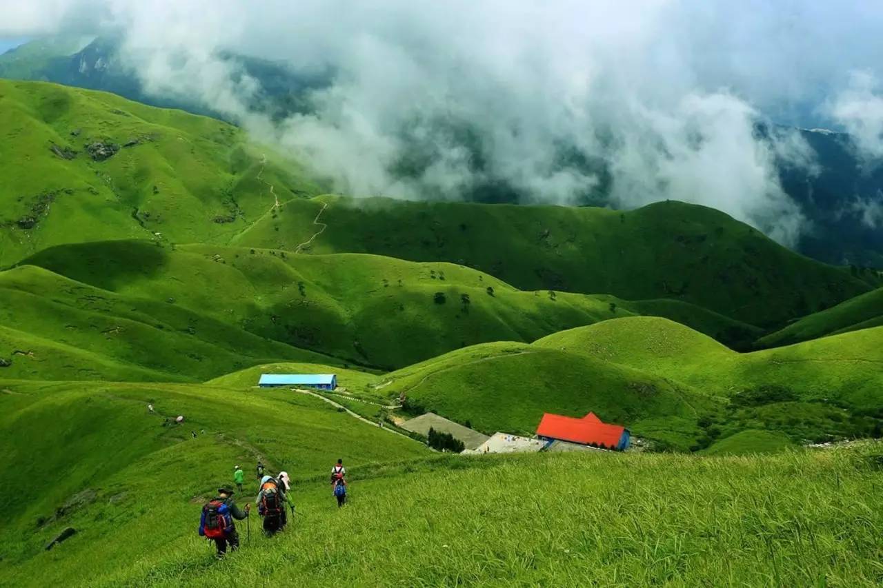 自驾江西10条顶级线路，南昌出发在赣鄱大地的青山绿水间驰骋！