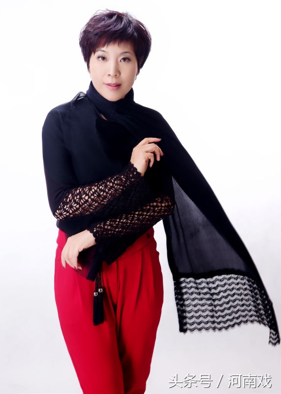 主持专业戏曲节目20余年，河南这个美女主播在不断挑战自我！