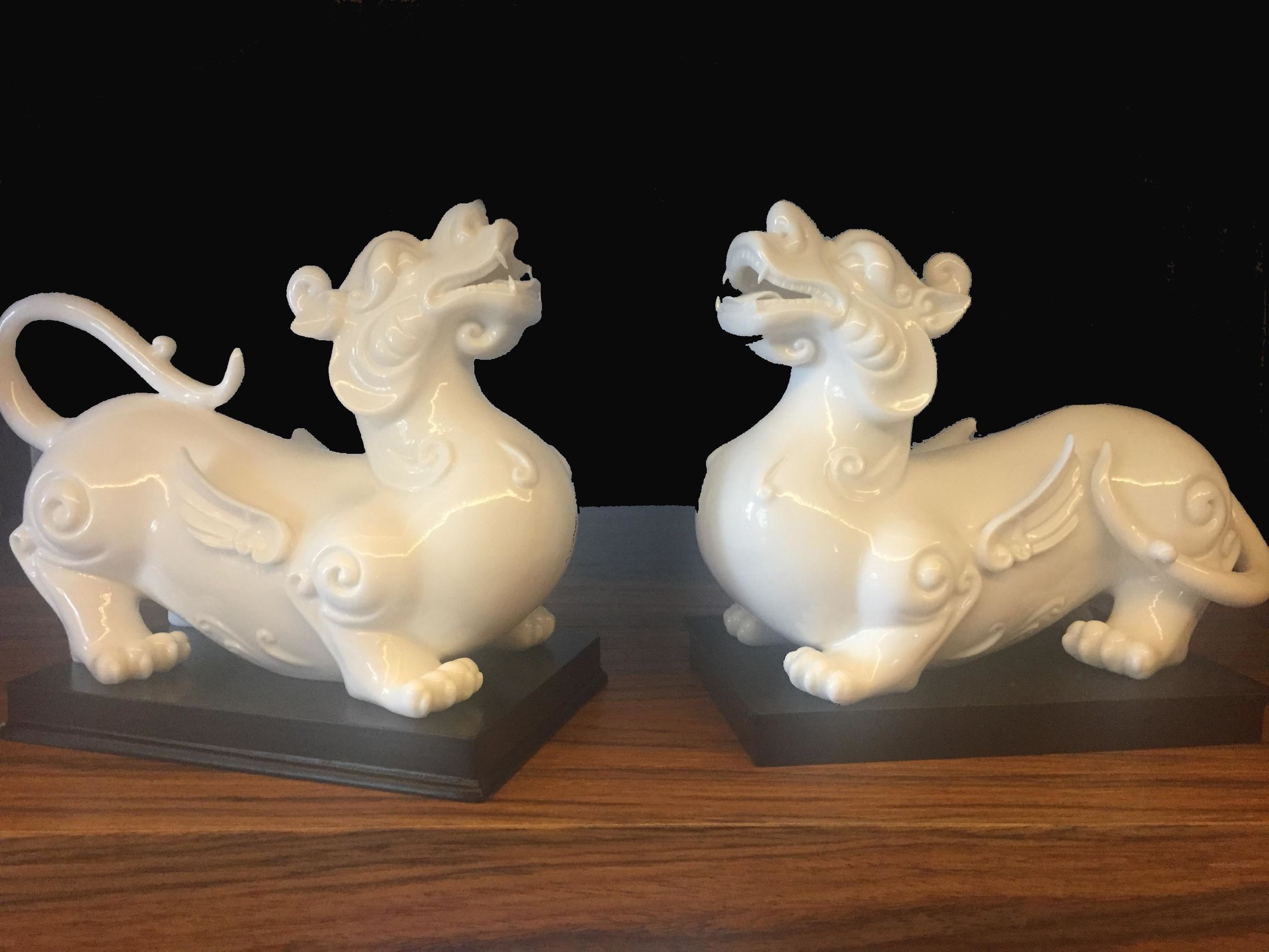 貔貅是中国古代五大瑞兽之一,生下来吞金吃银而不泻.爱吞邪灵.