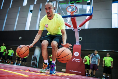 李宁和哪些nba合作过(强强联合！李宁成为火箭队官方合作伙伴)